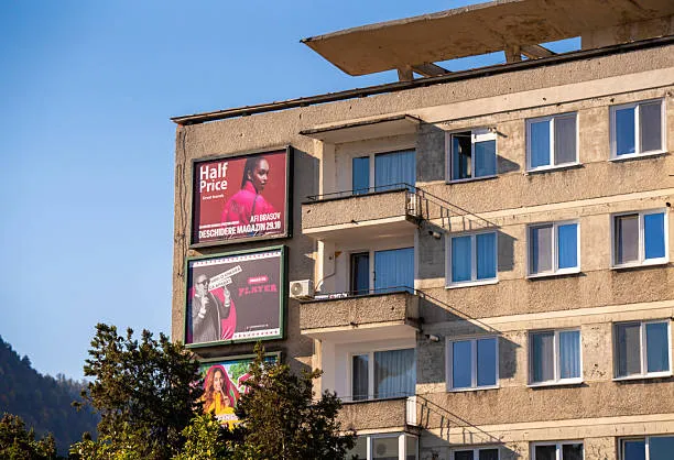 دعاية و إعلان وطباعة لوحات